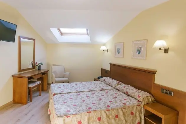 Tek Büyük Yataklı Oda, Dağ Manzaralı