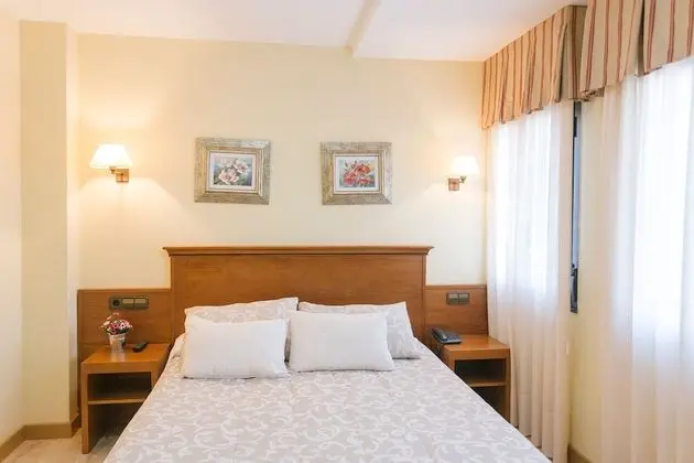 Tek Büyük Yataklı Oda, Dağ Manzaralı