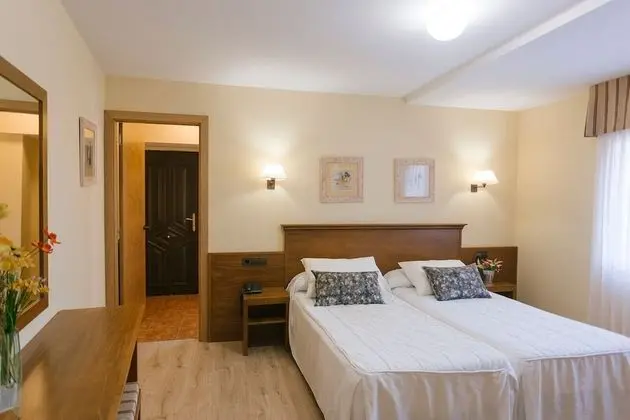 Tek Büyük Yataklı Oda, Dağ Manzaralı