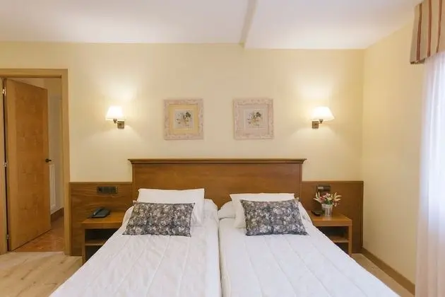 Tek Büyük Yataklı Oda, Dağ Manzaralı