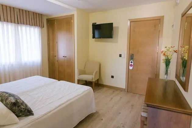 Tek Büyük Yataklı Oda, Dağ Manzaralı