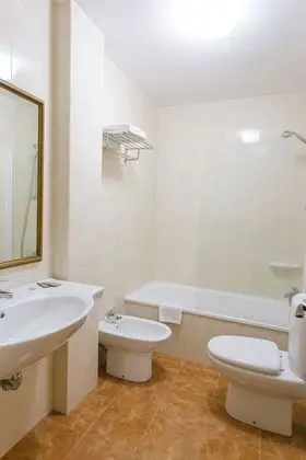 Tek Büyük Yataklı Oda, Dağ Manzaralı