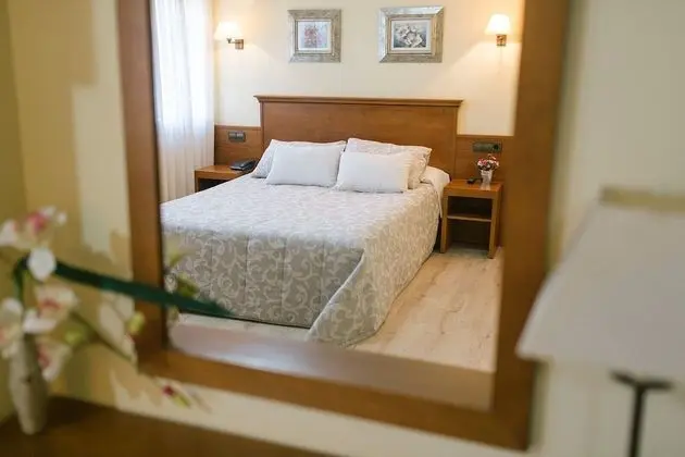 Tek Büyük Yataklı Oda, Dağ Manzaralı