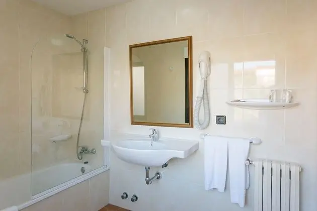 Tek Büyük Yataklı Oda, Dağ Manzaralı