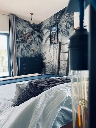 Tek Büyük Yataklı Oda, 1 Büyük (Queen) Boy Yatak, Havuz Manzaralı (Ô De Glace)