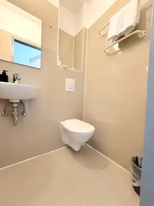 Ortak Ranzalı Oda, Sadece erkekler için, Sigara İçilmez, Bahçe Manzaralı