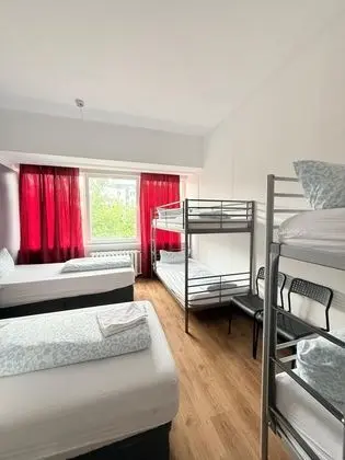 Ortak Ranzalı Oda, Sadece erkekler için, Sigara İçilmez, Bahçe Manzaralı