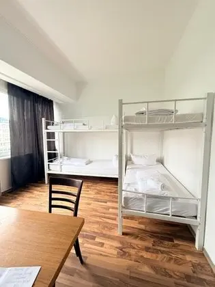 Ortak Ranzalı Oda, Sadece erkekler için, Sigara İçilmez, Bahçe Manzaralı