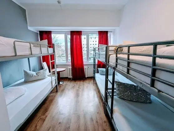 Ortak Ranzalı Oda, Sadece erkekler için, Sigara İçilmez, Bahçe Manzaralı