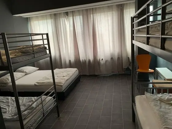 Ortak Ranzalı Oda, Sadece erkekler için, Sigara İçilmez, Bahçe Manzaralı