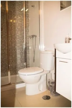 Traditional Tek Büyük Yataklı Oda