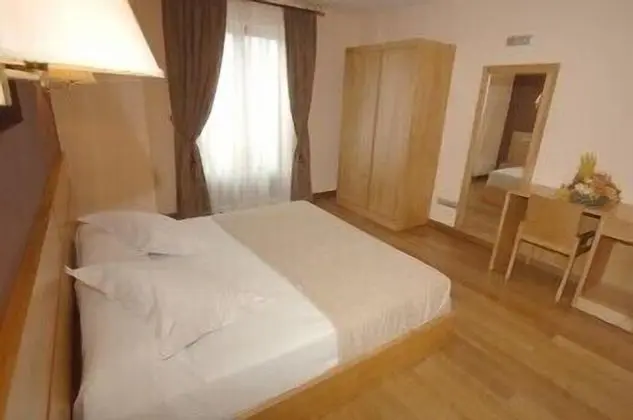 Superior Tek Büyük veya İki Ayrı Yataklı Oda