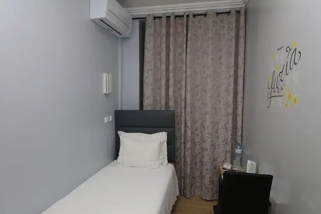 Tek Kişilik Oda, Ortak Banyo