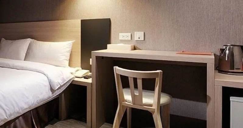 Business Tek Büyük Yataklı Oda