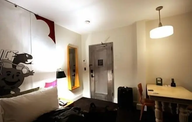 Standard Tek Büyük Yataklı Oda