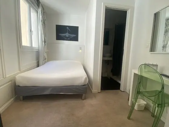 Basic Tek Büyük Yataklı Oda