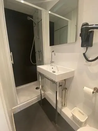 Basic Tek Büyük Yataklı Oda