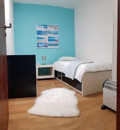 Tek Büyük Yataklı Oda, Ortak Banyo (2)