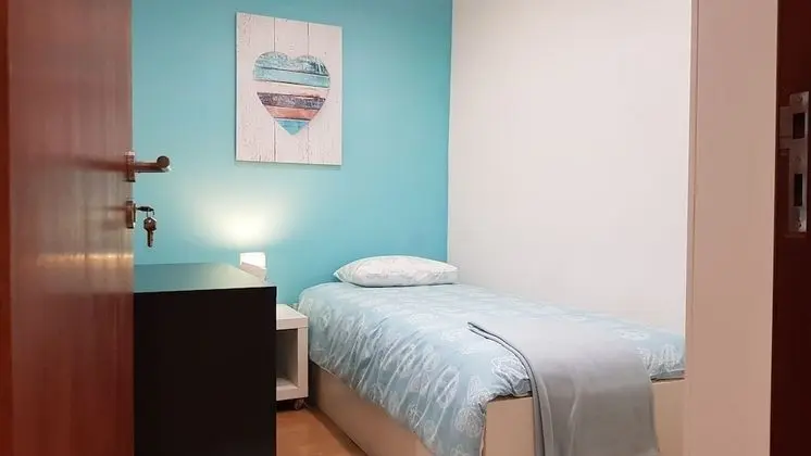 Tek Kişilik Oda, Ortak Banyo (1)