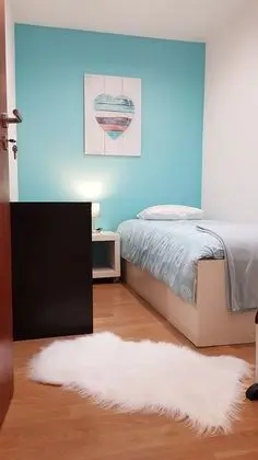 Tek Kişilik Oda, Ortak Banyo (1)