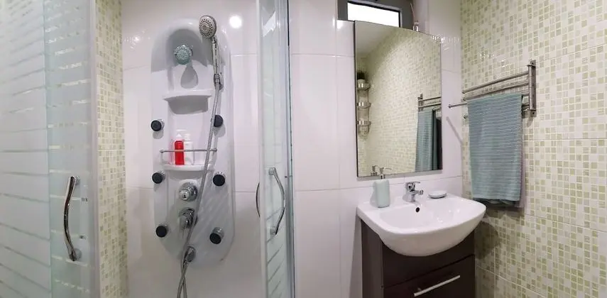Tek Kişilik Oda, Ortak Banyo (1)