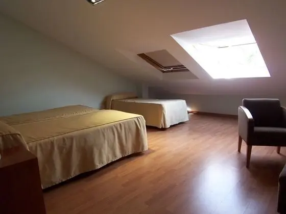 Üç Kişilik Oda