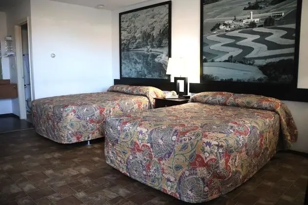 Oda, 2 Çift Kişilik Yatak, Sigara İçilebilir