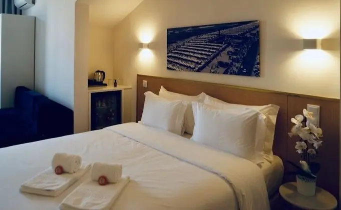 Standard Tek Büyük Yataklı Oda (2 Adults + 1 Child)
