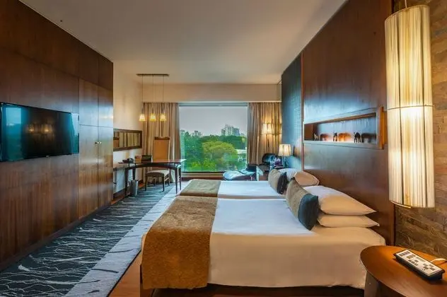 Deluxe Room with Bathtub & Fruit Platter