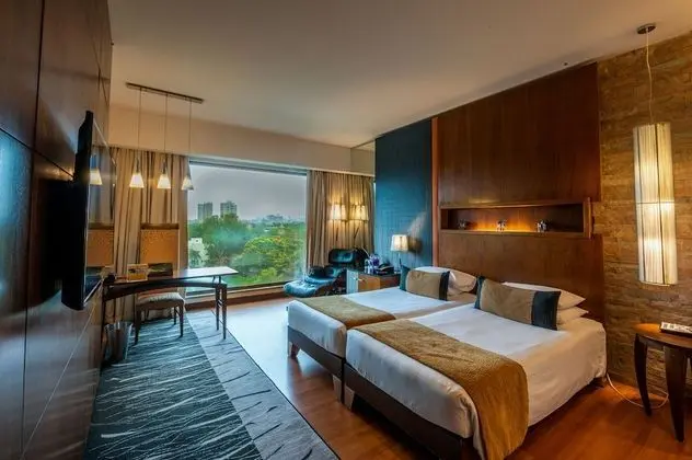 Deluxe Room with Bathtub & Fruit Platter