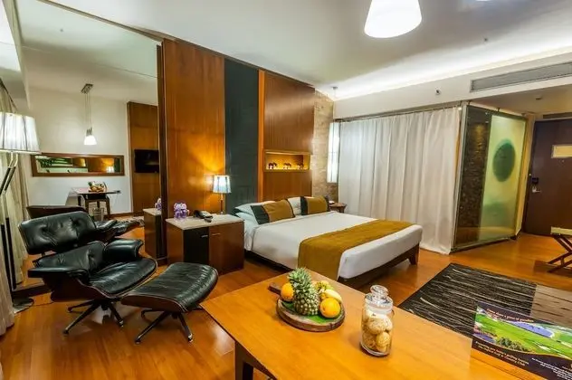 Premier Room with Bathtub, 1 way Airport Transfer