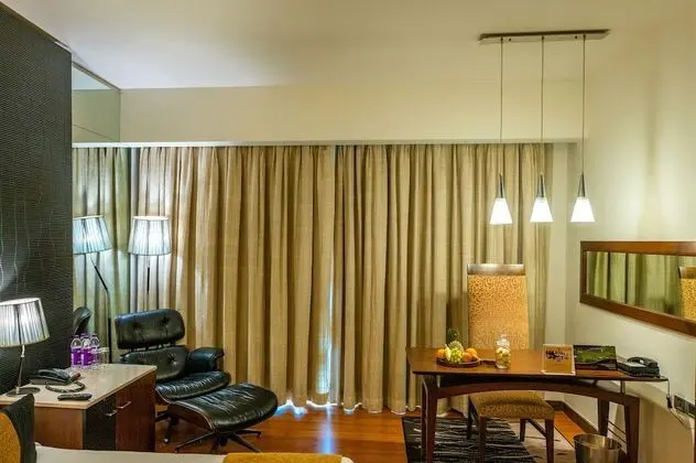 Premier Room with Bathtub, 1 way Airport Transfer
