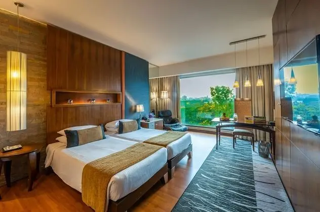 Premier Room with Bathtub, 1 way Airport Transfer