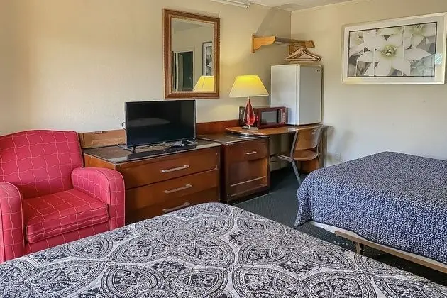 Oda, 2 Çift Kişilik Yatak, Sigara İçilebilir