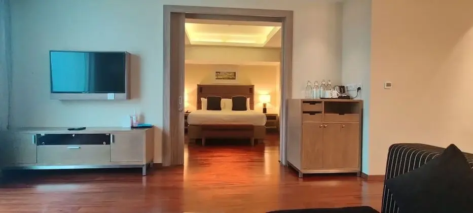 Luxury Süit, Sigara İçilmez, Havuz Manzaralı