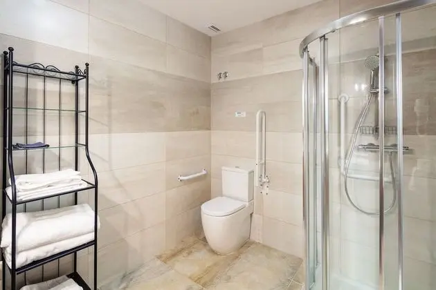 Comfort Tek Büyük Yataklı Oda, Engellilere Uygun, Dağ Manzaralı (LAMPAZA)