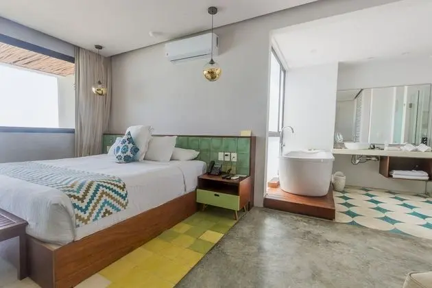 Deluxe Honeymoon Suite Ocean View with Balcony and Plunge Pool