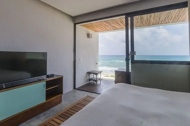 Deluxe Honeymoon Suite Ocean View with Balcony and Plunge Pool
