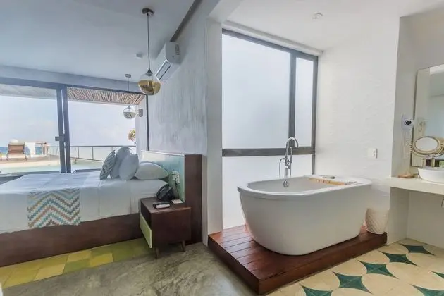 Deluxe Honeymoon Suite Ocean View with Balcony and Plunge Pool