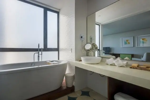 Deluxe Honeymoon Suite Ocean View with Balcony and Plunge Pool