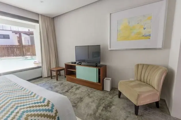 Deluxe Room Pool View with Balcony and Plunge Pool