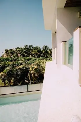 Deluxe Suite Oceanfront with Balcony and Plunge Pool