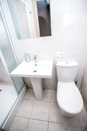 Ortak Ranzalı Oda, Sadece kadınlar için (8 beds)