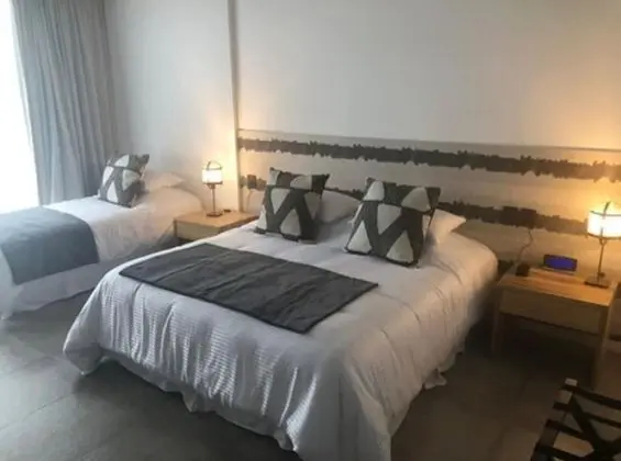 Üç Kişilik Oda