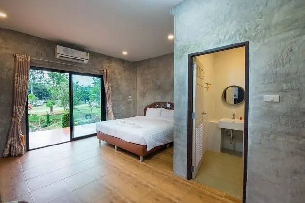 Deluxe Tek Büyük veya İki Ayrı Yataklı Oda, Sigara İçilmez, Bahçe Manzaralı