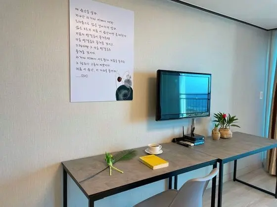 Twin Room for 2 / Yoga & Meditation Program Included