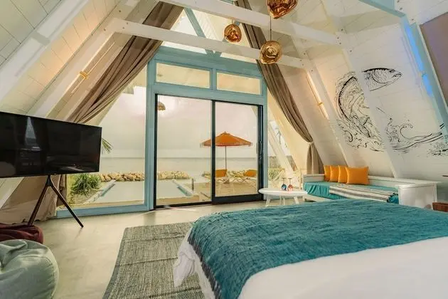 Bodu Haruge Beach Villa with Private Pool