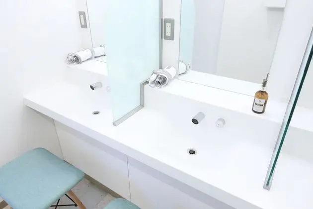 Ortak Ranzalı Oda, Sigara İçilmez, Ortak Banyo