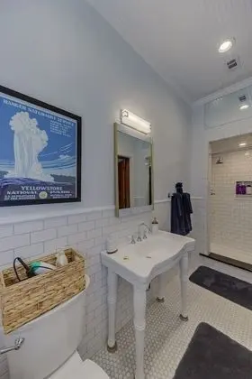 Luxury Tek Büyük Yataklı Oda