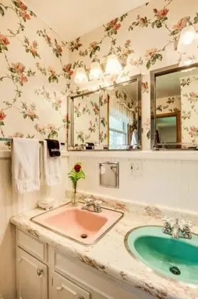 Oda, Özel Banyo (Aunt Geraldine's Room)